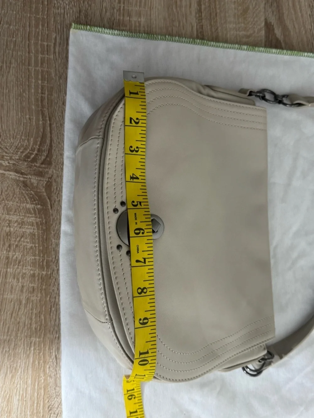 Longchamp Light Beige Leather Saddle Shoulder Hobo Bag